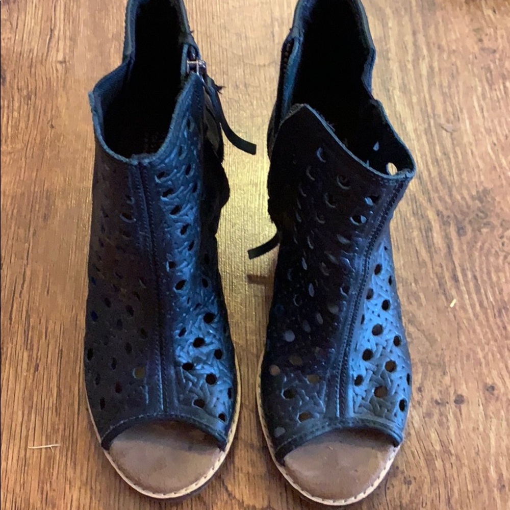 Toms booties